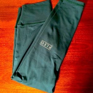 FLEO crop leggings teal green